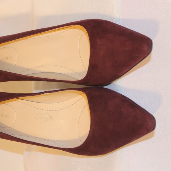 Pointed Toe Pumps in maroon - Picture 4 of 8